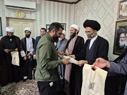 تصاویر/ اعطای احکام مجوز فعالیت جهادگران حوزوی سرگروه‌های جهادی وابسته به مدارس علمیه کاشان