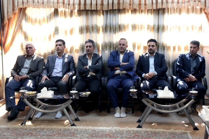 خدمت‌رسانی پستی، عبادتی الهی در مسیر رضایت مردم است+عکس