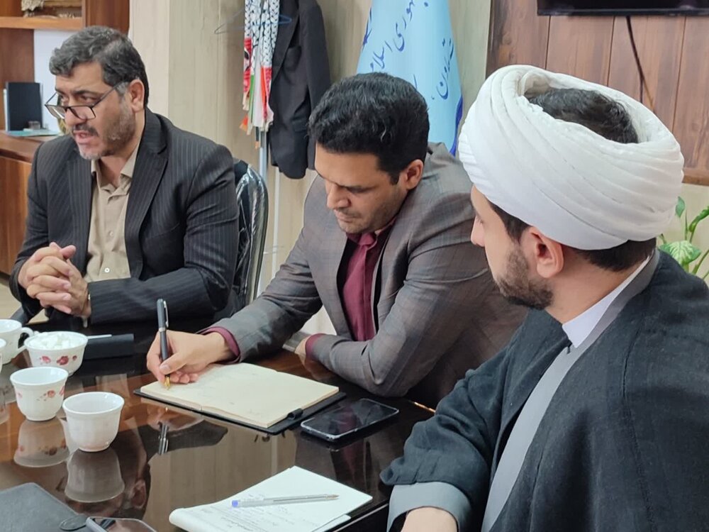 نخستین نشست هم‌اندیشی اجلاسیه نماز در جامعه کار و تولید کاشان برگزار شد