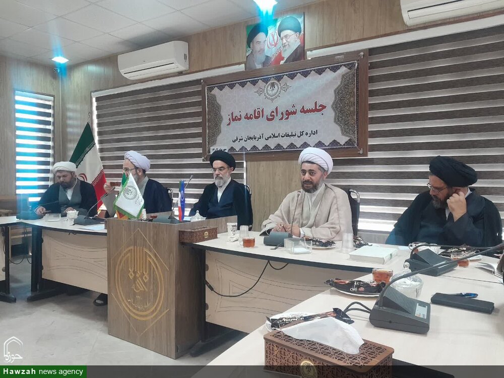 اقامه نماز اول وقت نباید مانع خدمت‌رسانی به مردم شود