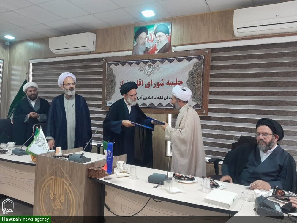 اقامه نماز اول وقت نباید مانع خدمترسانی به مردم شود