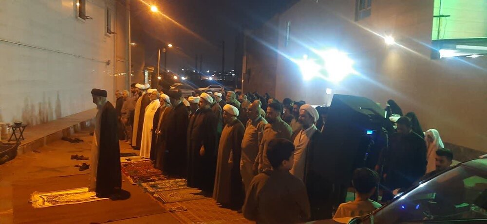 حضور امام جمعه اهواز در جمع مؤمنین کوی طلاب