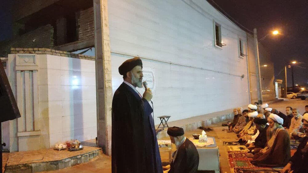 حضور امام جمعه اهواز در جمع مؤمنین کوی طلاب