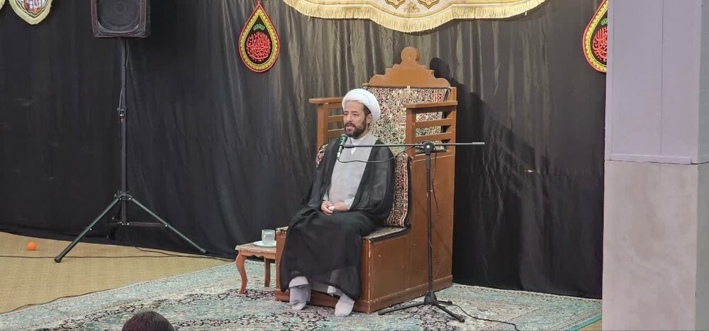 هیئت هفتگی بیت‌المهدی در حوزه علمیه مفیدیه سیرجان برگزار شد+عکس