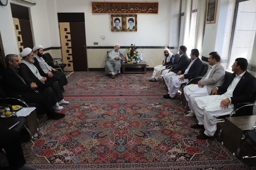 هر خدمتی به خلق خدا عبادتی بزرگ است/ مسئولیت، فرصتی کوتاه برای خدمت ماندگار است