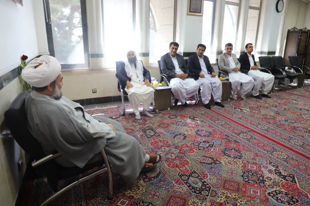 هر خدمتی به خلق خدا عبادتی بزرگ است/ مسئولیت، فرصتی کوتاه برای خدمت ماندگار است