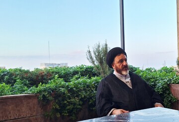 میرزای نائینی پرچمدار پیوند دیانت و سیاست بود