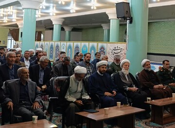 تصاویر/ نشست هم اندیشی و تبیینی جامعه مداحان و ذاکرین تکاب