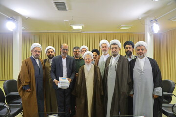 تصاویر / دیدار اعضای ستاد برگزاری بزرگداشت روحانیون رزمنده و ایثارگر مازندران با آیت‌الله‌العظمی جوادی آملی