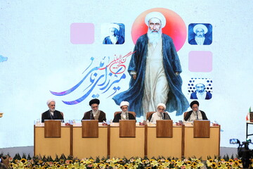 علامه نائینی ستون علم و فقه و میراث ماندگار حوزه بود