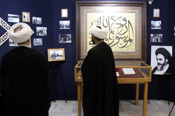 تصاویر/ بازدید مهمانان کنگره بین المللی میرزای نائینی از مرکز اسناد حوزه و روحانیت