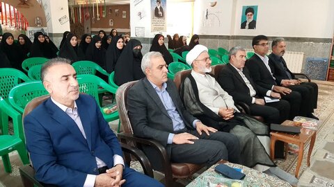 تصاویر/ نشست هم اندیشی طلاب خواهر شهرستان شاهین دژ با نماینده مردم این شهرستان در مجلس