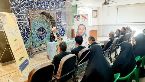 تصاویر/ نشست هم اندیشی طلاب خواهر شهرستان شاهین دژ با نماینده مردم این شهرستان در مجلس