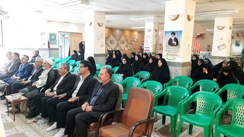 تصاویر/ نشست هم اندیشی طلاب خواهر شهرستان شاهین دژ با نماینده مردم این شهرستان در مجلس