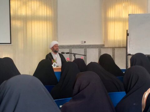 تصاویر/ نشست‌های تخصصی در مدرسه علمیه تخصصی فاطمیه کرمان
