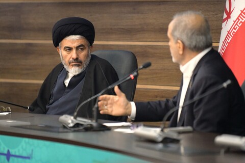 تصاویر/ نشست رئیس جمهور با فرهیختگان و فعالان اجتماعی و فرهنگی آذربایجان غربی