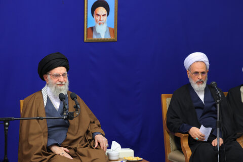 دیدار دست‌اندرکاران کنگره بین‌المللی میرزای نائینی با رهبر معظم انقلاب