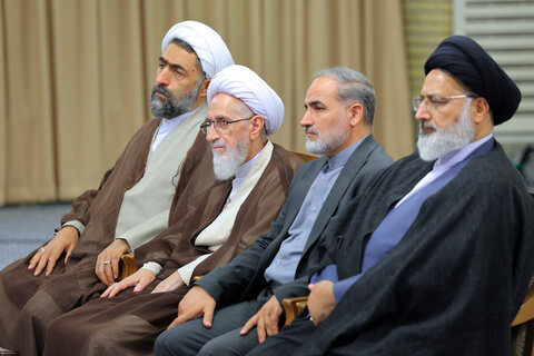 دیدار دست‌اندرکاران کنگره بین‌المللی میرزای نائینی با رهبر معظم انقلاب