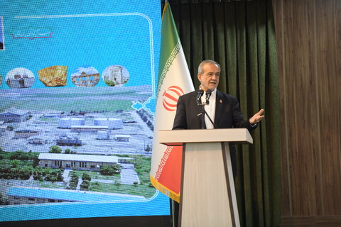 تصاویر/ نشست رئیس جمهور با فعالین اقتصادی آذربایجان غربی