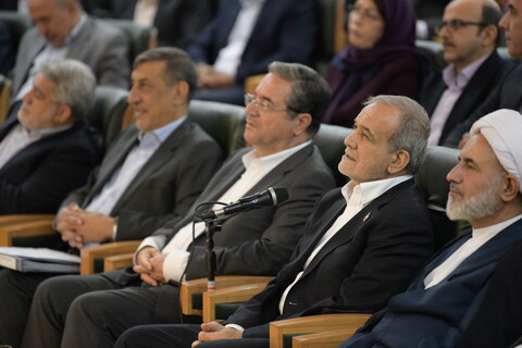 تصاویر/ نشست رئیس جمهور با فعالین اقتصادی آذربایجان غربی