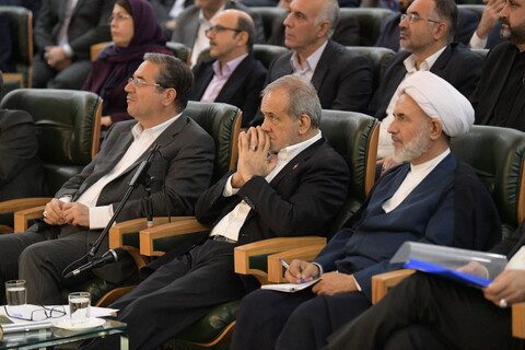 تصاویر/ نشست رئیس جمهور با فعالین اقتصادی آذربایجان غربی