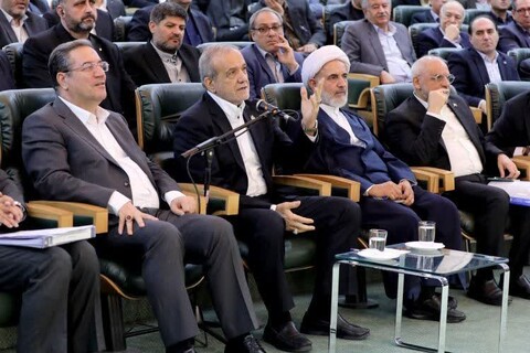 تصاویر/ نشست رئیس جمهور با فعالین اقتصادی آذربایجان غربی