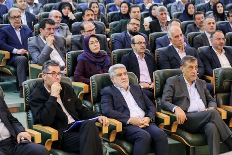 تصاویر/ نشست رئیس جمهور با فعالین اقتصادی آذربایجان غربی