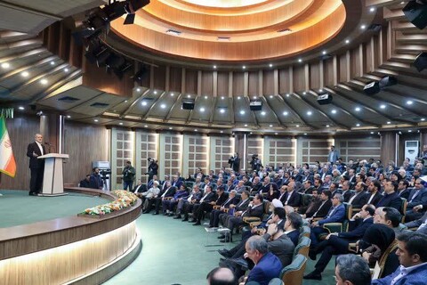 تصاویر/ نشست رئیس جمهور با فعالین اقتصادی آذربایجان غربی