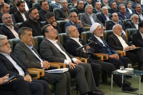 تصاویر/ نشست رئیس جمهور با فعالین اقتصادی آذربایجان غربی