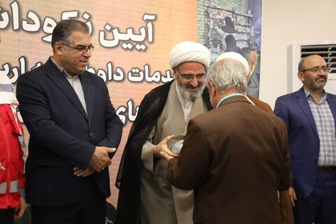 تصاویر/ آیین نکوداشت خدمات داوطلبانه شبکه بهداشت و درمان در اربعین ۱۴۰۴ با حضور نماینده ولی فقیه در استان سمنان