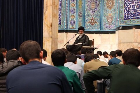 تصاویر/ محفل قرآنی طلاب مدارس آیت‌الله مجتهدی و آیت‌الله حق‌شناس