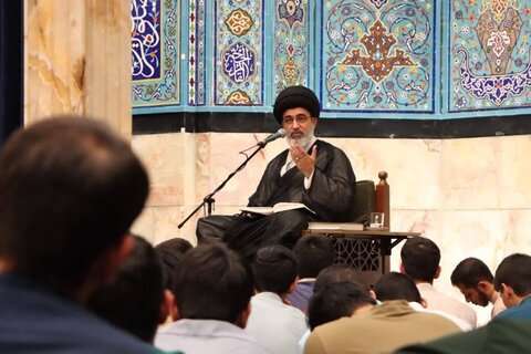 تصاویر/ محفل قرآنی طلاب مدارس آیت‌الله مجتهدی و آیت‌الله حق‌شناس