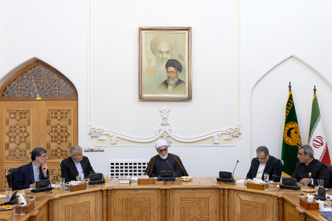 تصاویر/ نشست کارگروه امام رضا علیه‌السلام وزارت امور خارجه در حرم مطهر رضوی