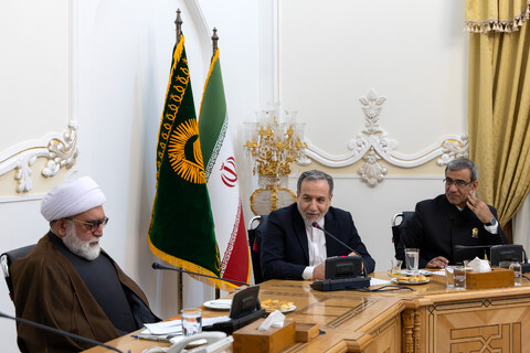 تصاویر/ نشست کارگروه امام رضا علیه‌السلام وزارت امور خارجه در حرم مطهر رضوی