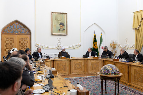 تصاویر/ نشست کارگروه امام رضا علیه‌السلام وزارت امور خارجه در حرم مطهر رضوی