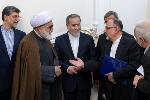 تصاویر/ نشست کارگروه امام رضا علیه‌السلام وزارت امور خارجه در حرم مطهر رضوی