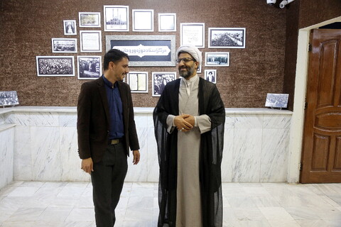 تصاویر/ بازدید مهمانان کنگره بین المللی میرزای نائینی از موزه حوزه و روحانیت