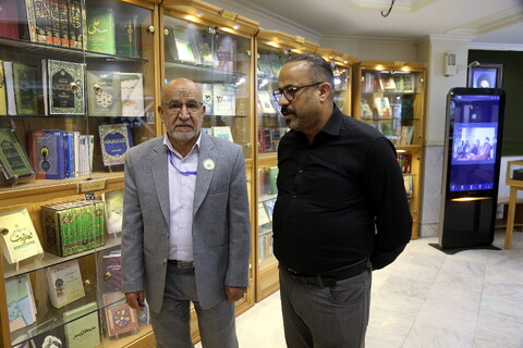 تصاویر/ بازدید مهمانان کنگره بین المللی میرزای نائینی از موزه حوزه و روحانیت
