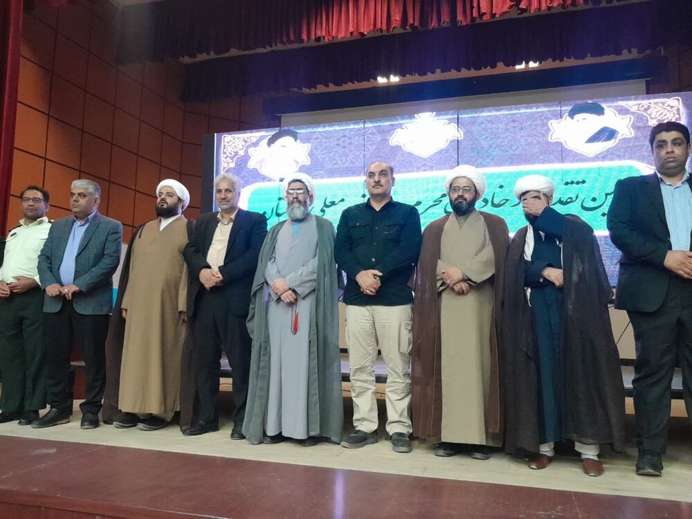 مدال افتخار مردم سیستان، تبعیت از ولایت و خون‌خواهی امام حسین(ع) است