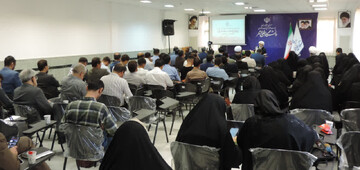 دانشگاه باید مولد و نقاد باشد