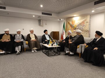 مرحوم نائینی در صحنه سیاسی و اجتماعی حضور موثر داشتند