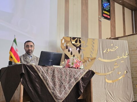 آج کے طالب علمِ کو میڈیا شناس ہونا چاہیے / حوزہ علمیہ میں میڈیا اور ذرائع ابلاغ کی تعلیم ضروری ہے