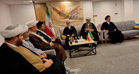 لقاء علماء الدول الإسلاميّة بآية اللّه الأعرافيّ على هامش المؤتمر الدوليّ لإحياء ذكرى الميرزا النائيني