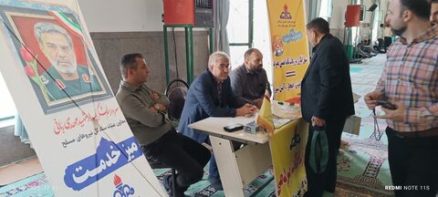 تصاویر/ برپایی میزهای خدمت ادارات شهرستان ساوه