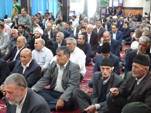 تصاویر/ اقامه نماز جمعه چهاربرج