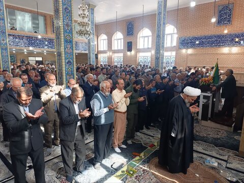 تصاویر/ اقامه نماز جمعه نقده