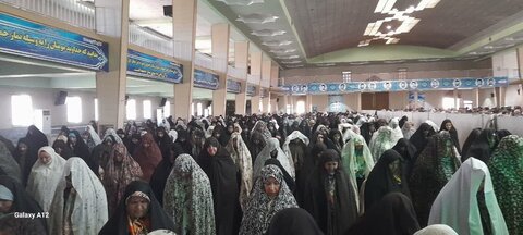 تصاویر/اقامه نماز عبادی سیاسی جمعه به امامت امام جمعه موقت خمین