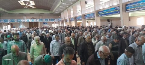 تصاویر/اقامه نماز عبادی سیاسی جمعه به امامت امام جمعه موقت خمین