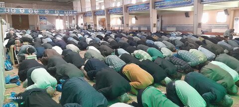 تصاویر/اقامه نماز عبادی سیاسی جمعه به امامت امام جمعه موقت خمین