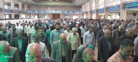 تصاویر/اقامه نماز عبادی سیاسی جمعه به امامت امام جمعه موقت خمین